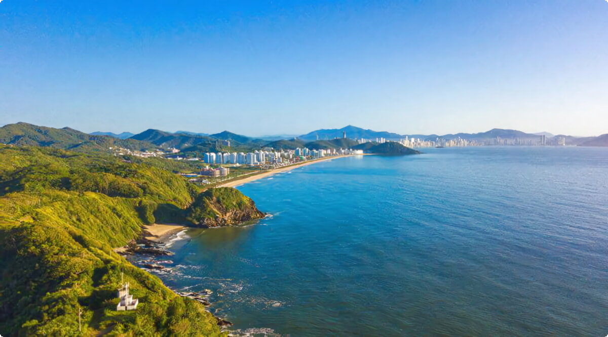 Nossos serviços de aluguel de carros oferecem uma seleção diversificada de veículos em Itajaí.